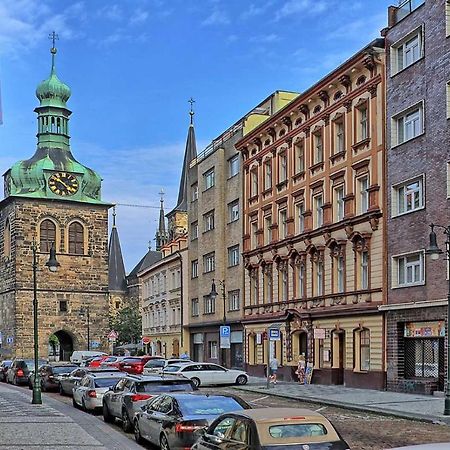 Peter'S Tower Apartments Praag Buitenkant foto