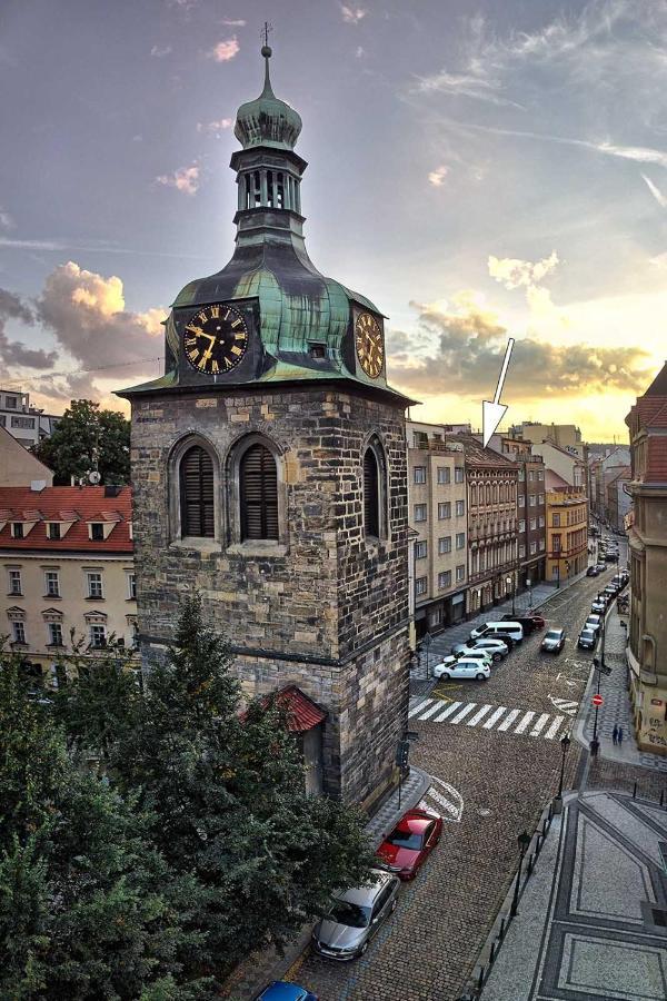 Peter'S Tower Apartments Praag Buitenkant foto
