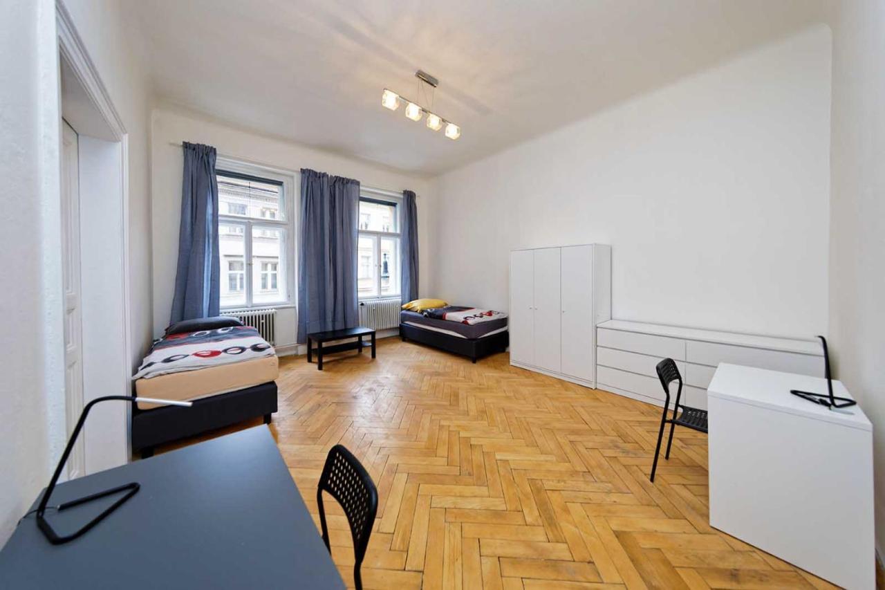 Peter'S Tower Apartments Praag Buitenkant foto