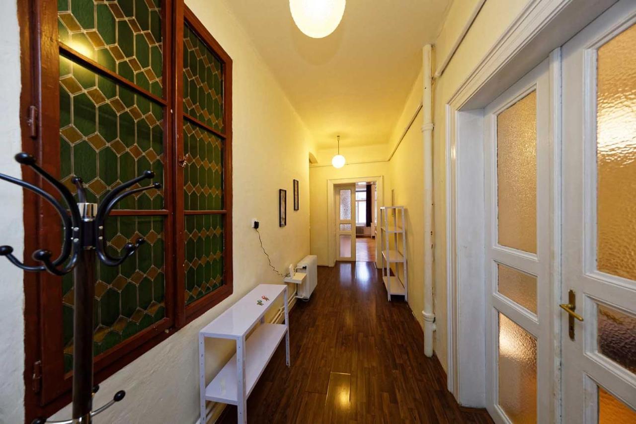 Peter'S Tower Apartments Praag Buitenkant foto