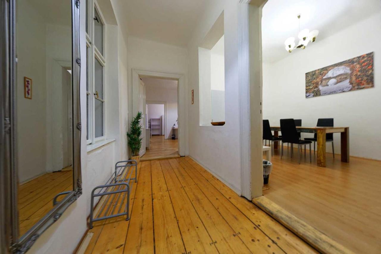 Peter'S Tower Apartments Praag Buitenkant foto