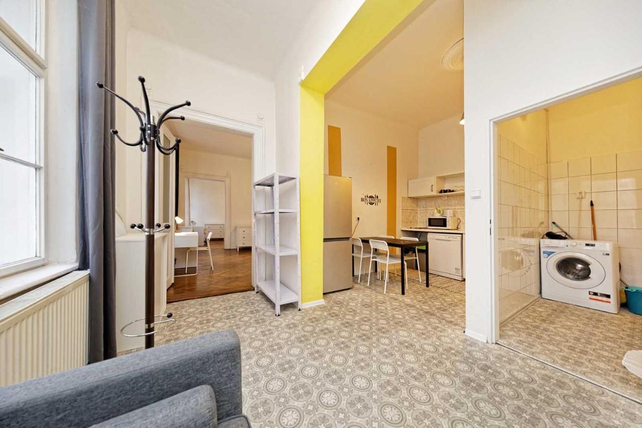 Peter'S Tower Apartments Praag Buitenkant foto