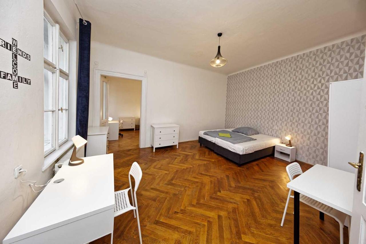 Peter'S Tower Apartments Praag Buitenkant foto