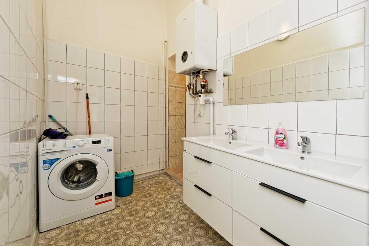 Peter'S Tower Apartments Praag Buitenkant foto